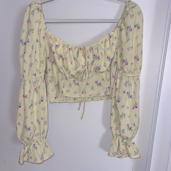 Milk & Honey Floral Puff Sleeve Crop Top Large Pastel Yellow - Picture 2 of 6